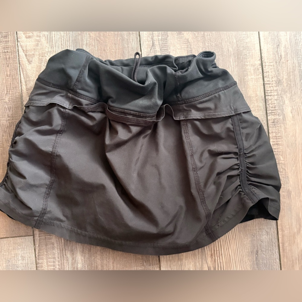 Lululemon Athletica Women’s Size 2 Black Skort